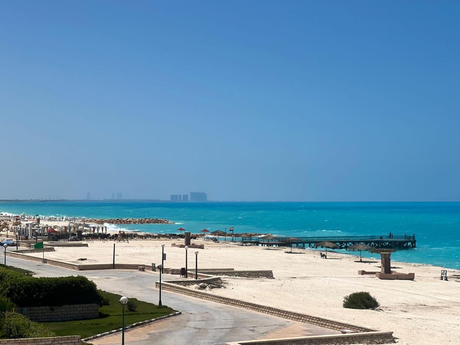 Beachfront Chalet In Green Beach, North Coast El Alamein Ngoại thất bức ảnh